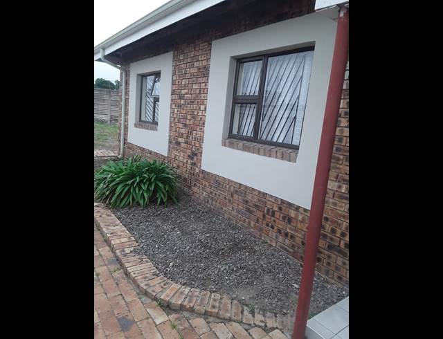 3 BEDROOM APARTMENT FOR SALE IN AMAJUBA PARK